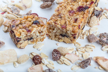 a plain muesli bar