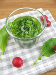 Smoothie von Radieschenblättern