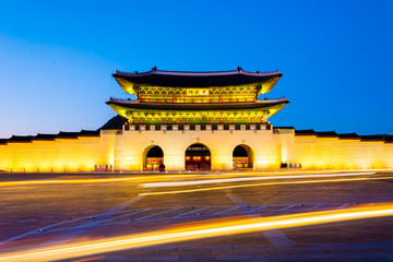 Fototapeta premium Beautiful Architecture in Gyeongbokgung Palace at Seoul city Kor