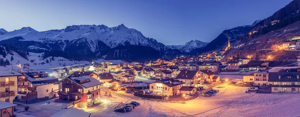 Foto op Plexiglas Skigebied Nauders & 39 s nachts, vintage © schulzfoto