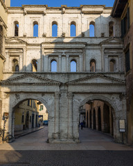 Fototapeta na wymiar Porta Borsari in Verona