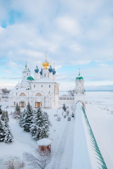 Fototapeta na wymiar Top view of the Savior-Yakovlevsky Dimitriev Monastery in Rostov Velikiy in winter