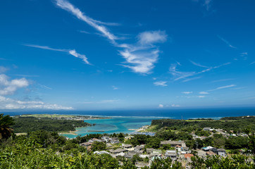 Fototapeta na wymiar 沖縄うるま市の綺麗な海