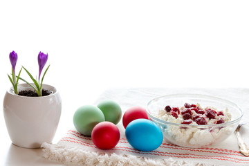 Obraz na płótnie Canvas Easter table with dyed eggs.