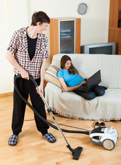 Clean up man, while wife lying with laptop