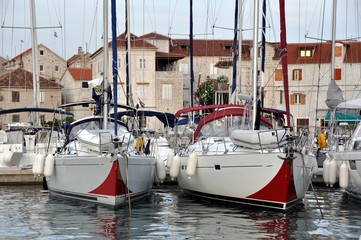 Яхты в гавани