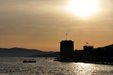 Крепость на закате