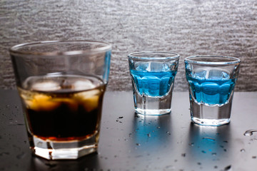 Whiskey-cola with ice