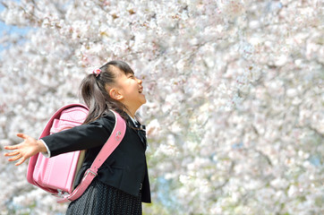 新一年生の女の子(桜)