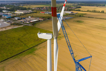 Luftbild der Errichtung einer Windenergieanlage Stern Montage