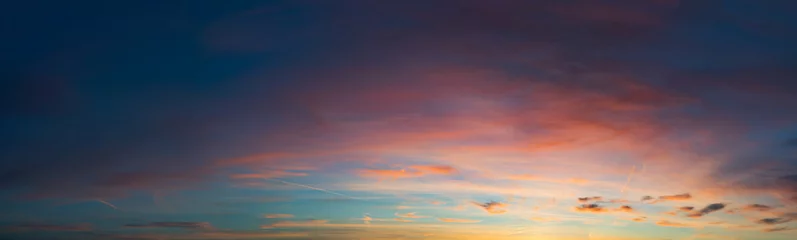 Zelfklevend Fotobehang zonsondergang hemel panorama © luchschenF