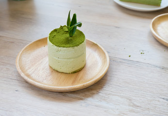 Green tea tiramisu with green tea powder - 102232162
