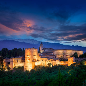 Fototapeta Night View of Fantastic Alhambra, European travel landmark