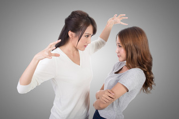 two women arguing