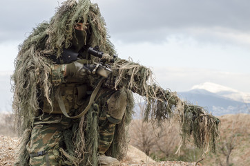 Ghillie suit sniper camouflage enemy 