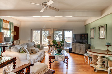 Livingroom with waterfront view