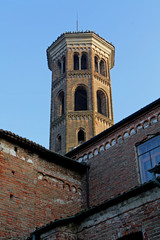 Fototapeta na wymiar abbazia di Abbadia Cerreto; chiesa dei Santi Pietro e Paolo, torre nolare