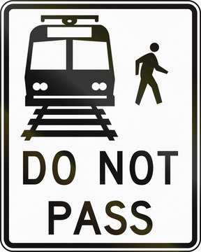 United States MUTCD road sign - Do not pass