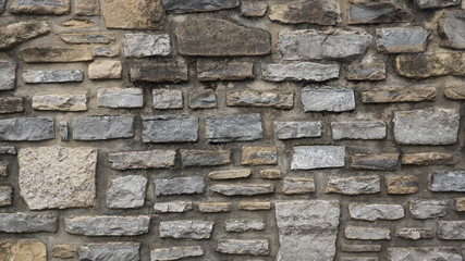 Wall with different size stones