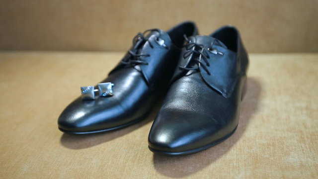 Male’s fashion shoes and cuff links