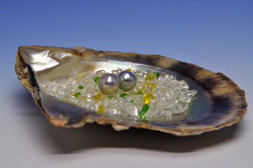 真珠とガラス玉