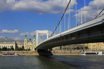 Fototapeta na wymiar Elisabeth Bridge, Budapest, Hungary.