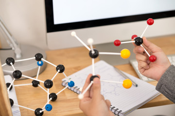 Making molecular model