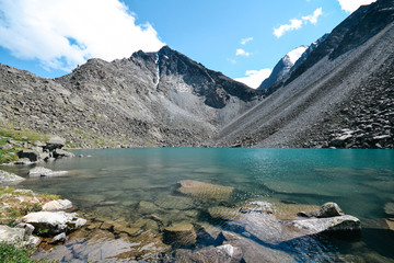 Blue mountain lake