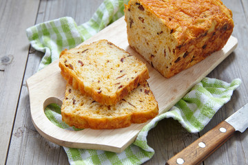 Corn bread with bacon and cheddar
