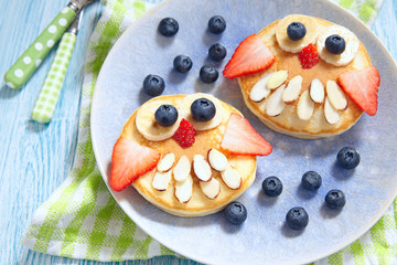 Owl pancakes for kids breakfast