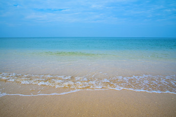 Fototapeta na wymiar Nature beach background, clear water tropical beach