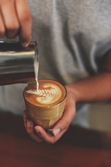 how to make coffee latte art in vintage color tone