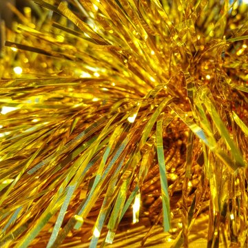 goldene Papierstreifen