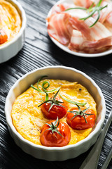 Omelette with cherry tomatoes and pancetta