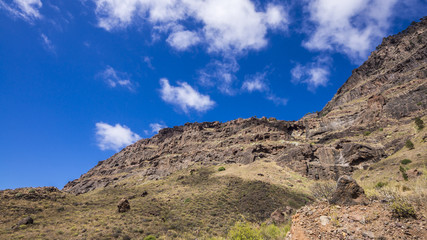 Berglandschaft auf Gran Canaria von unten