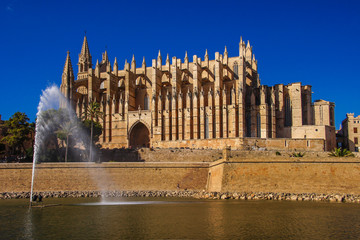 Parc de la Mar mit Kathedrale von Palma de Mallorca
