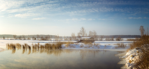 Туманное утро, панорама рефтинского водохранилища зимой, Россия, Урал © 7ynp100