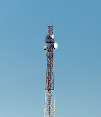 Obraz premium TV broadcasting antenna against the sky