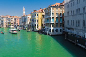 Fototapeta na wymiar view of a Venetian canal, the antique district of Venice with to