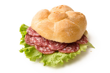 Panino al salame e verdura 