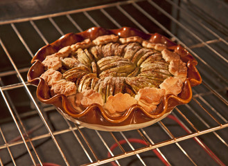 Baking apple tart