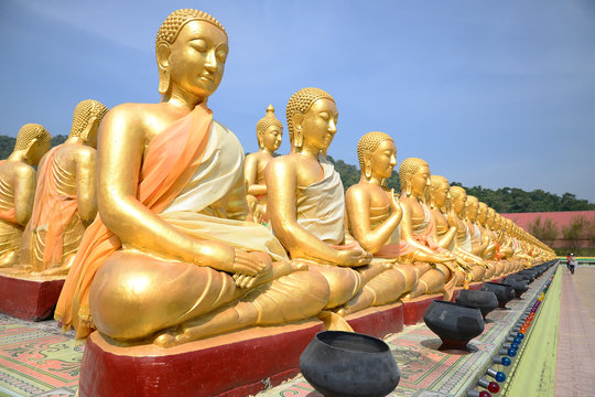 thousand of Golden Buddha statues