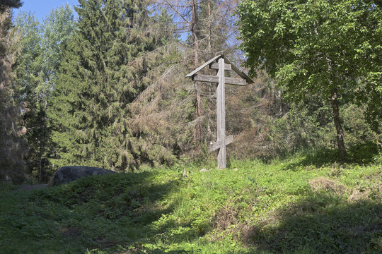 Поклонный крест на горе Маура в Вологодской области, Россия
