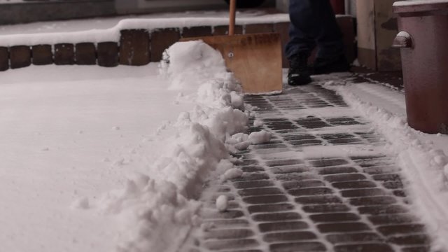 Schneer&auml;umen nach einem Wintereinbruch