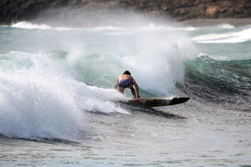 Surfer in der Welle