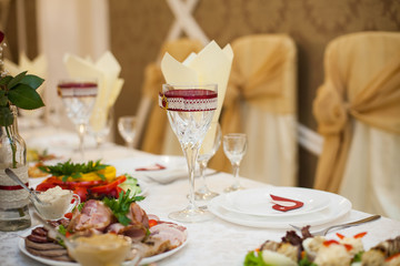 Elegant & classy wedding reception table arrangement closeup