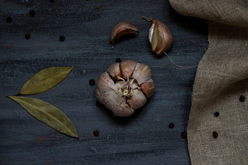 garlic, bay leaf and black peppercorns