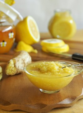 ginger-lemon mixture with honey 
