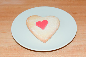 Obraz na płótnie Canvas Love heart cookie