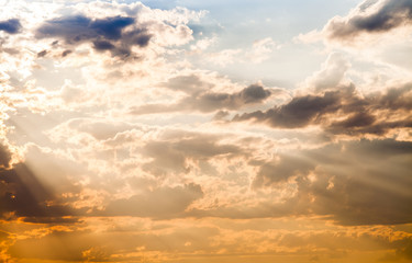 Obraz premium colorful dramatic sky with cloud at sunset